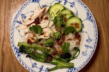 Chicken rice with cucumber and sautéed broccolini