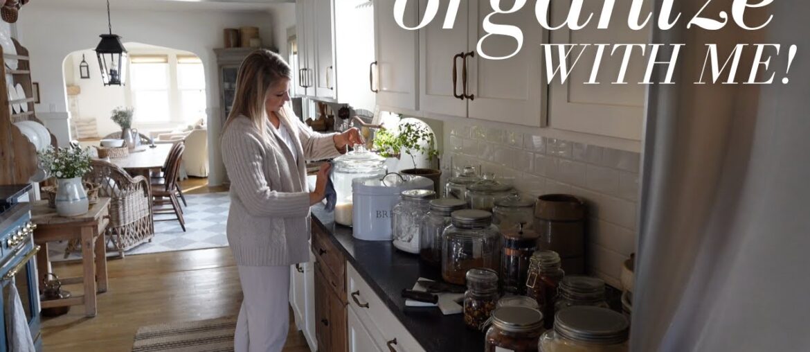 Cleaning and Organizing my Cottage Style Kitchen!
