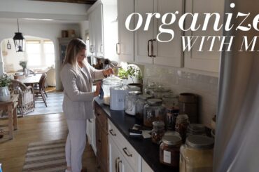 Cleaning and Organizing my Cottage Style Kitchen!