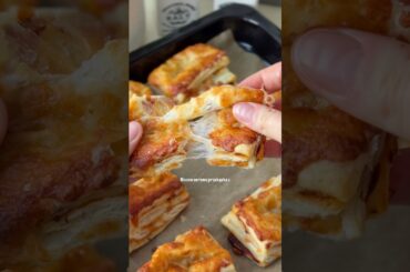 Serowa przekąska z ciasta francuskiego