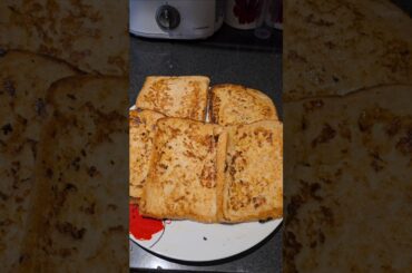 French toast -Golden Bites of Happiness 🥞#shorts #foodshorts  #BreakfastGoals #SweetMorning #recipe