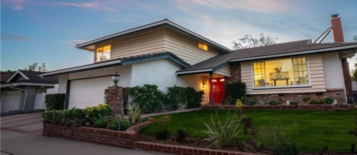 11357 Yolanda Avenue, Porter Ranch, CA Presented by Scott Himelstein Group.