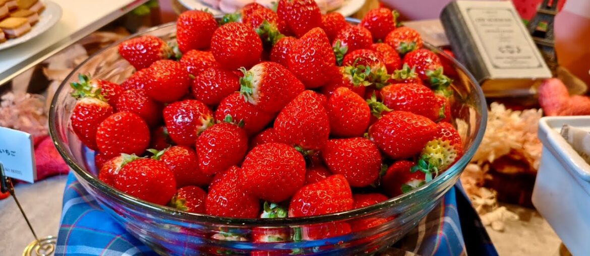 All-You-Can-Eat Fresh Strawberries, Savory French Food & Luxury Sweets with Unlimited Time | Kobe All-You-Can-Eat Fresh Strawberries, Savory French Food & Luxury Sweets with Unlimited Time | Kobe