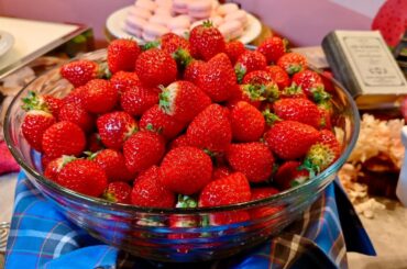 All-You-Can-Eat Fresh Strawberries, Savory French Food & Luxury Sweets with Unlimited Time | Kobe