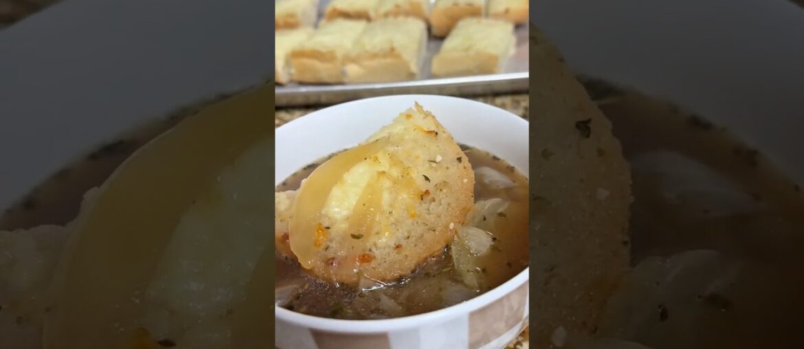 French Onion Soup 😋 #souprecipe #soupforthesoul #diy #snowday French Onion Soup 😋 #souprecipe #soupforthesoul #diy #snowday