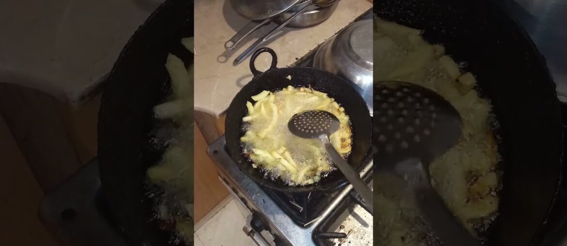 Mummy Making Delicious French Fries 🍟 For Me 🤤 | Yummy Potato Chips #mummy #potato #chips #recipe 🤱