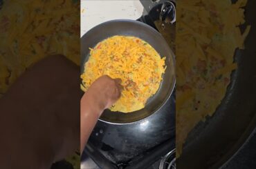 Cheesy French Fries Omlette #food #frenchfries #eggomelette #subscribe #fortnite #cheese #recipe