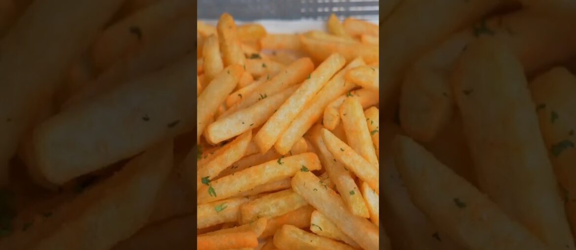 Easy Fries Recipe#shortfeed #fries #friesrecipe #streetfood #foodie #recipe #minivlog #aloo #easy Easy Fries Recipe#shortfeed #fries #friesrecipe #streetfood #foodie #recipe #minivlog #aloo #easy