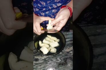 Golden Sweet Potato Fries Recipe 🍟 #shorts #poojakirasoi #cooking  #food