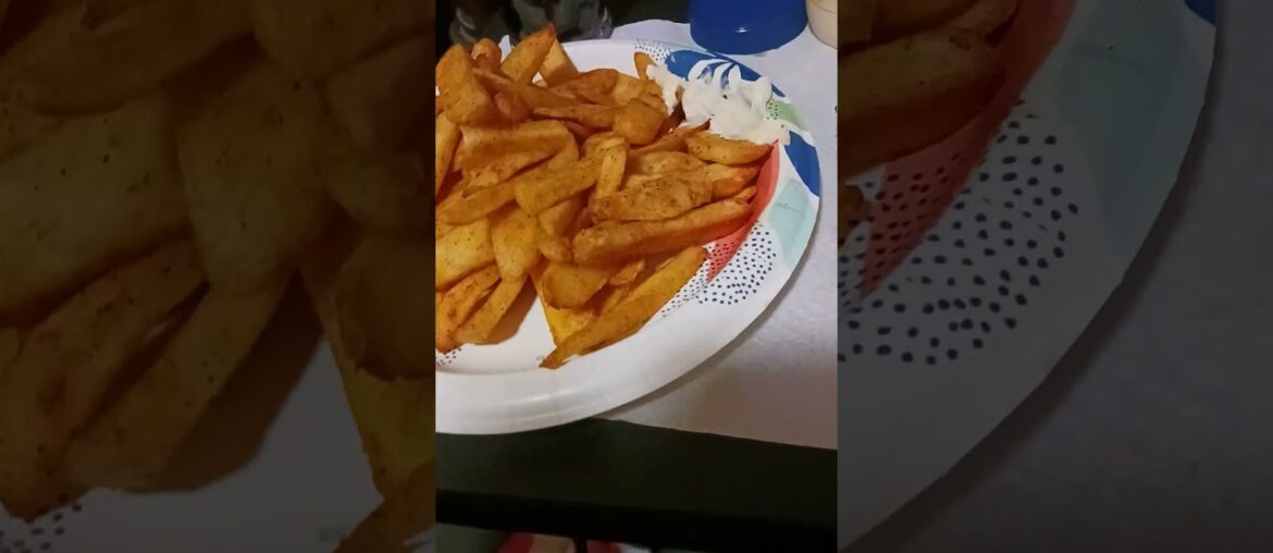 Eating Red Robin Seasoned Steak Fries With Mayonnaise 🍟 😋