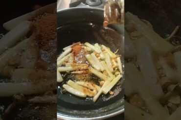 Sweet Potato Se Banaye Gravy French Fries #shortvideo #cooking #recipe #shuvihomekitchen