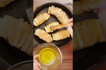 Cheesy Hasselback potatoes 🧀🥔