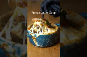 This French Onion Soup Saved Me From Freezing #winterrecipe #comfortfood  #soup