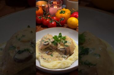 Chicken thighs in creamy mushroom sauce.                               #easyanddelicious