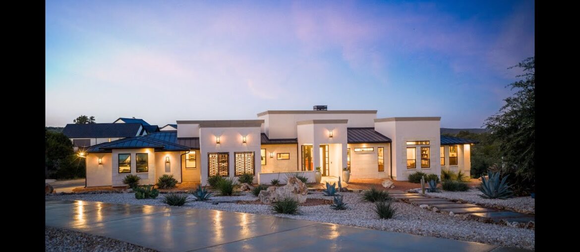 2-Acre Hill Country Estate | Vintage Oaks