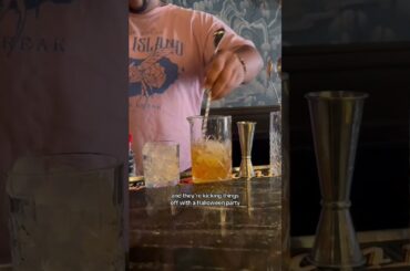 THE HOLLOWS IS OMAHA’S NEWEST UPSCALE WINE BAR, LOCATED IN DUNDEE #omaha #winebar