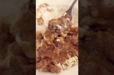 French cafe beef stroganoff, spinach & cheese crepe, four season waffle, tropical mocktail, decor