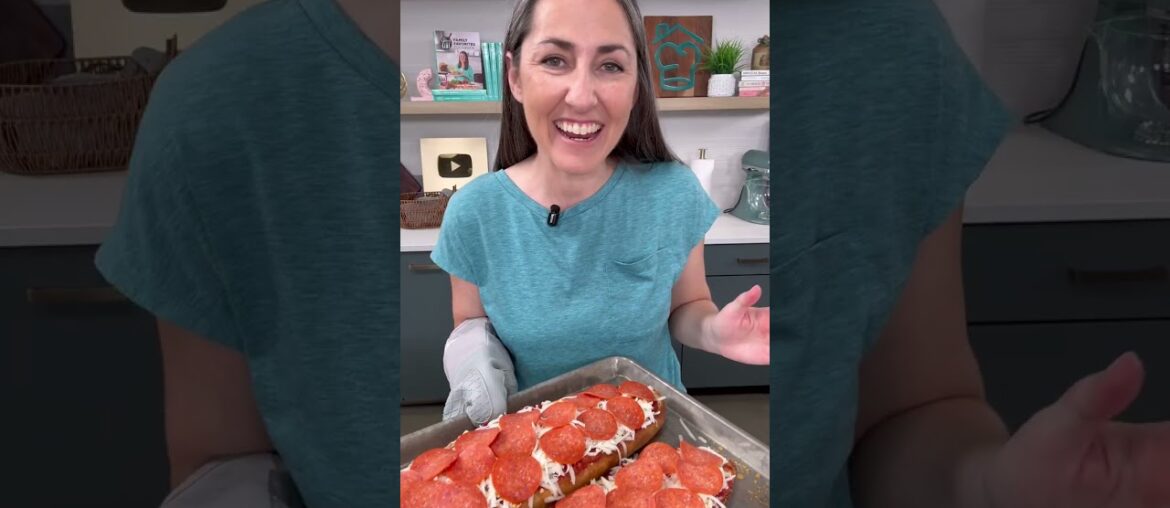 Garlic French Bread Pizza #thestayathomechef #recipe #dinner #cooking Garlic French Bread Pizza #thestayathomechef #recipe #dinner #cooking