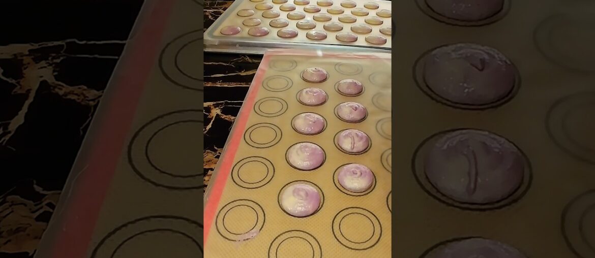 French Macaroon #baking #frenchmacaron  #piping #dessert #foodie #food