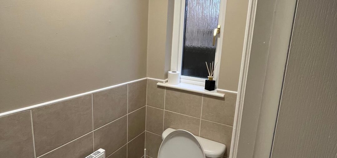 Help! How can I add colour to this wc