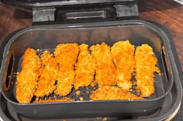 KFC inspired chicken, Avo, lettuce, soft bun & homemade chilli mayonnaise