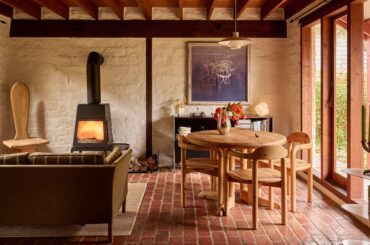 Living space with mudbrick walls and red-brick paved flooring, Eltham, Melbourne, Victoria, Australia [4000x2000]