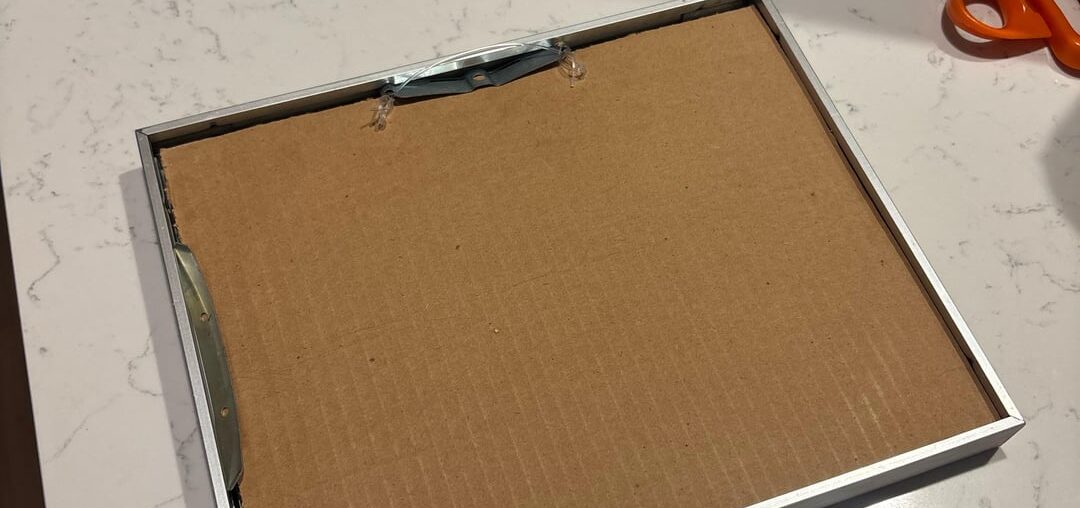 How to hang this frame? How to hang this frame?