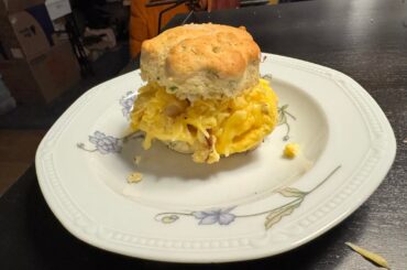 breakfast sandwich
