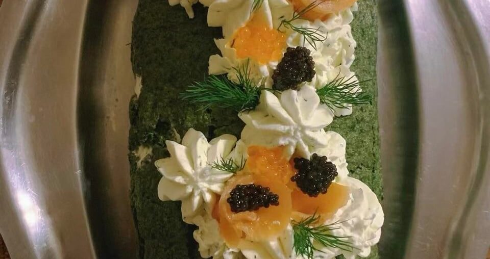 Smoked salmon buche