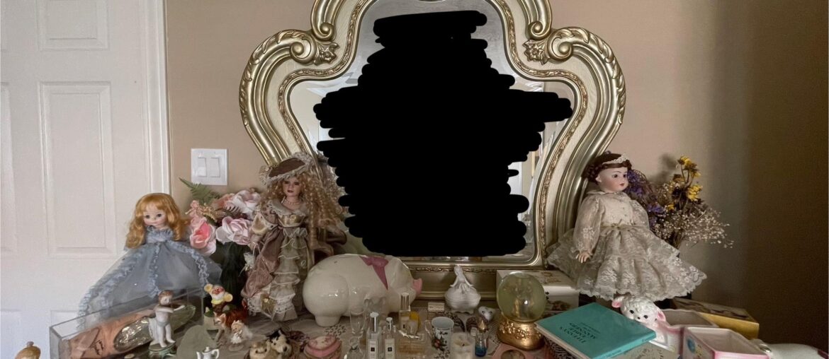 How to aesthetically organize trinkets?