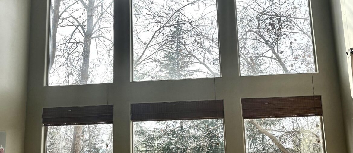 Motorized curtains for large windows