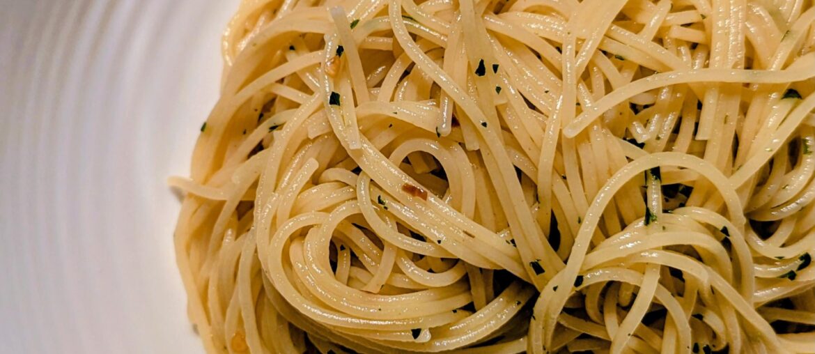 Spaghetti(ni) aglio, olio, e peperoncino