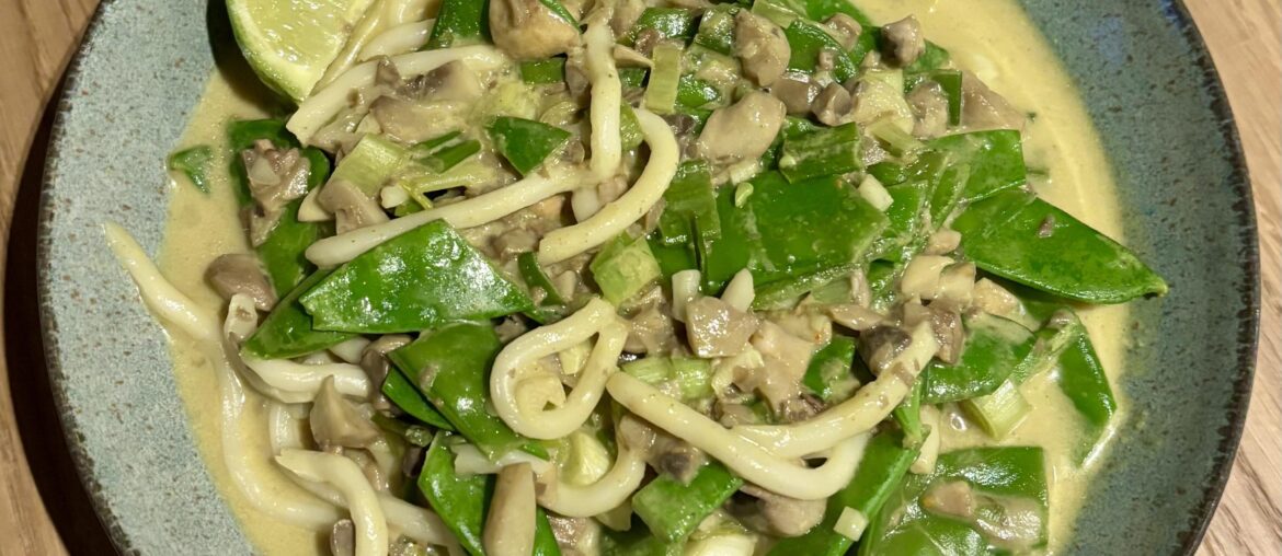 Green curry noodles