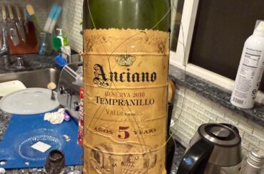 2010 Anciano Tempranillo Reserva, aged 5 years in oak
