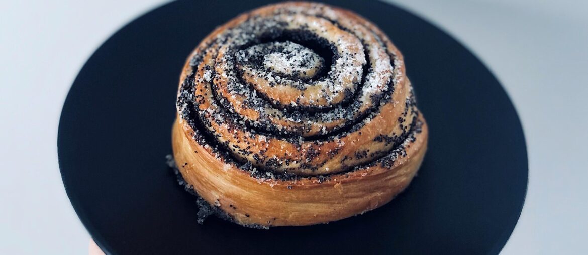 Poppyseed roll