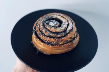 Poppyseed roll
