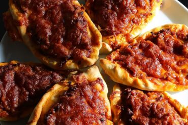 Pain pide au bœuf haché pour ce midi