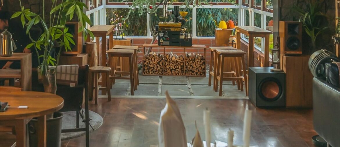 Rustic cafe with a sunroom in Jeju City, Jeju Island, South Korea [1400x1800]