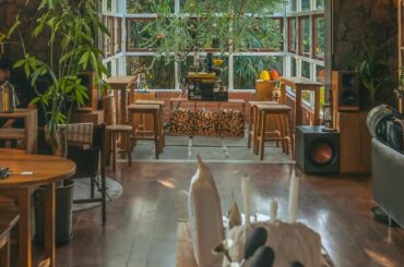 Rustic cafe with a sunroom in Jeju City, Jeju Island, South Korea [1400x1800]