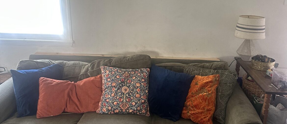 What would you do with this wall if you had company coming TONIGHT?!