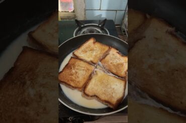 French Toast Banaya Ghar Pe😎 #shorts #ytshorts #youtubeshorts #trending #viral #cooking #food #yt