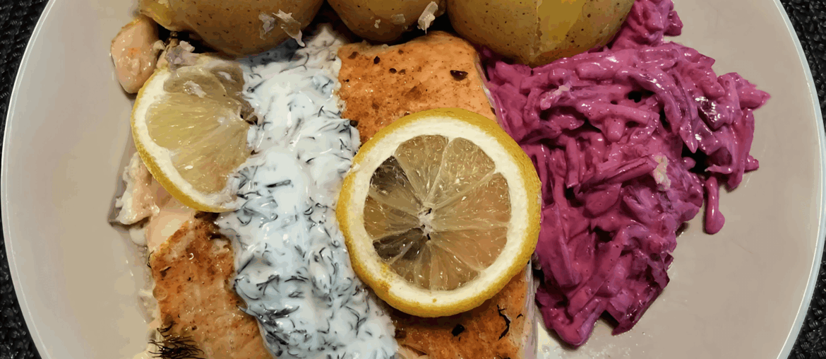 Dinner with the kids. Potatoes, lightly seasoned salmon with lemon and sourcream sauce with dill. And beetroot salad. Finland