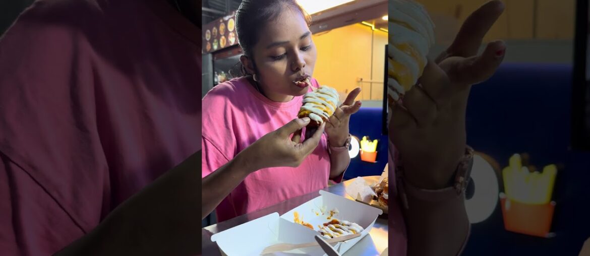 The best spot for burger and fries!!😱😍 #food #shortsfeed #foodie #burger #loadedfries #ashortaday