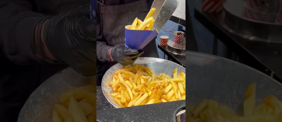World’s most famous holland fries #fries #foodie #streetfood #viral #trending #foodblogger