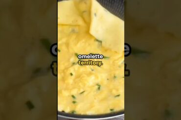 Trying an Omelette using a rough Lodge Cast Iron pan #cooking #shorts