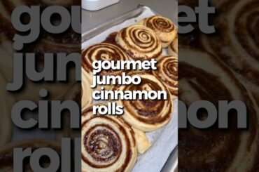 These gourmet jumbo #cinnamonrolls  came out PERFECT 🤩 What do you think? #baking #sweettreat