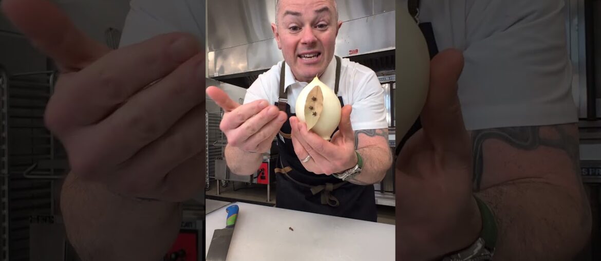 2 techniques I learned in culinary school #culinaryschool #onion #french #howto #everydayisfeastday