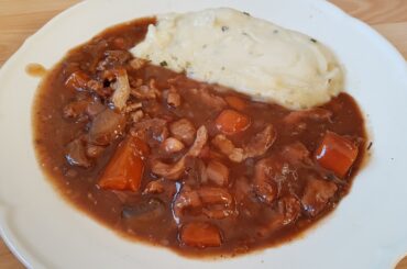 Fjordland French Beef Stew With Red Wine Sauce And Mashed Potatoes