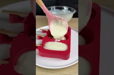 Gourmet coconut popsicle with peanuts, easy and creamy.