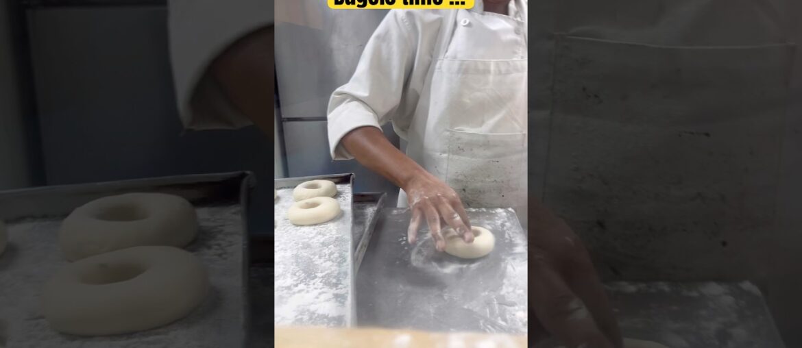 #bagelsandwich #bagelshop #chicken #bakery #breadmaking #breadrecipe #breadpakora #bagels #french